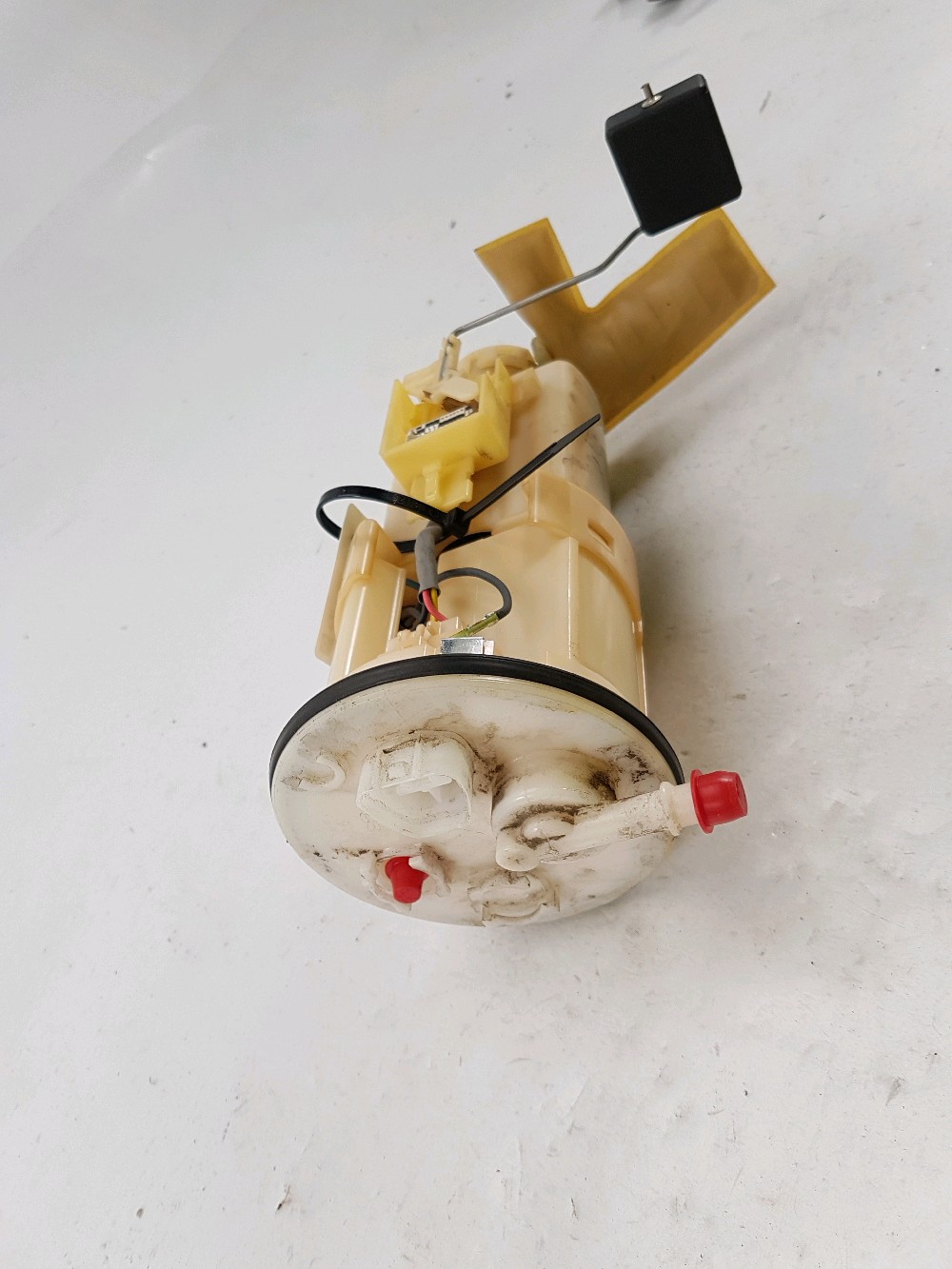 НАСОС ТОПЛИВНЫЙ БЕНЗИН TOYOTA 2322121020