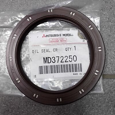 САЛЬНИК КОЛЕНВАЛА MITSUBISHI MD372250