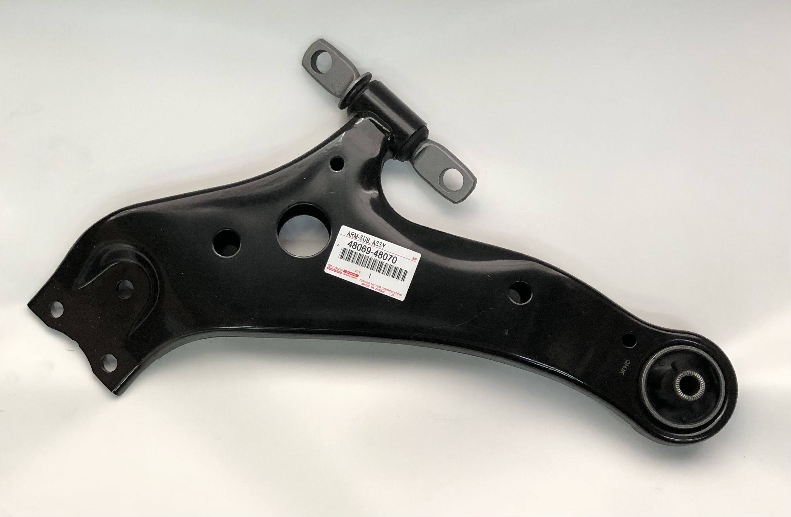 РЫЧАГ ПОДВЕСКИ TOYOTA 4806948070