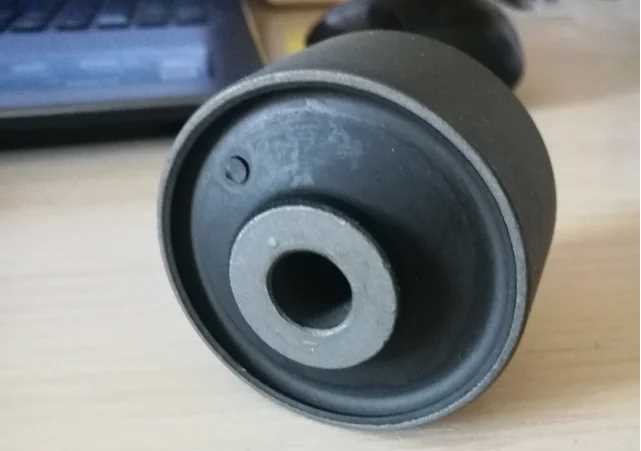 САЙЛЕНТБЛОК ОПОРЫ ДВИГАТЕЛЯ SAT ST150083